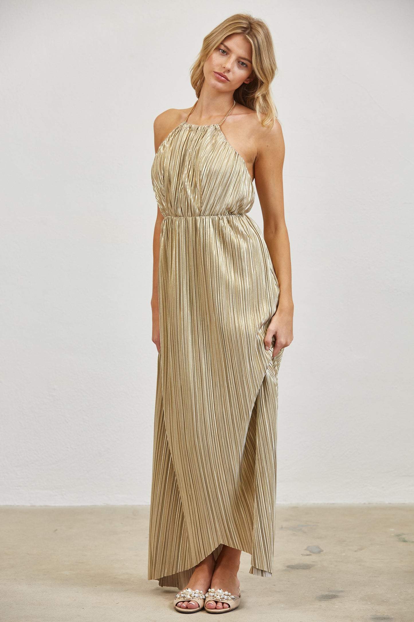 GOLDEN DUNE PLEATED HALTER MAXI DRESS