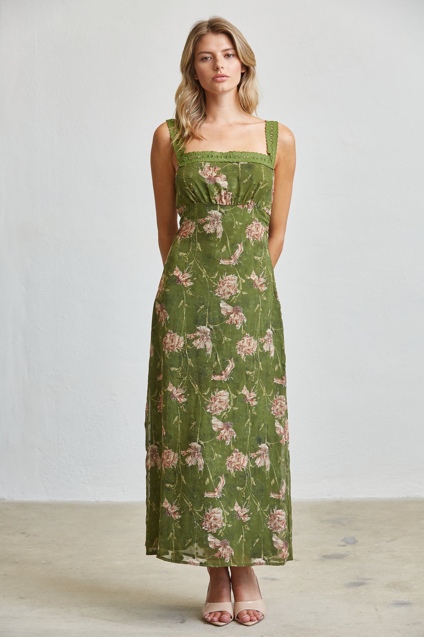 FLORAL PRINT CROCHET STRAP MAXI DRESS