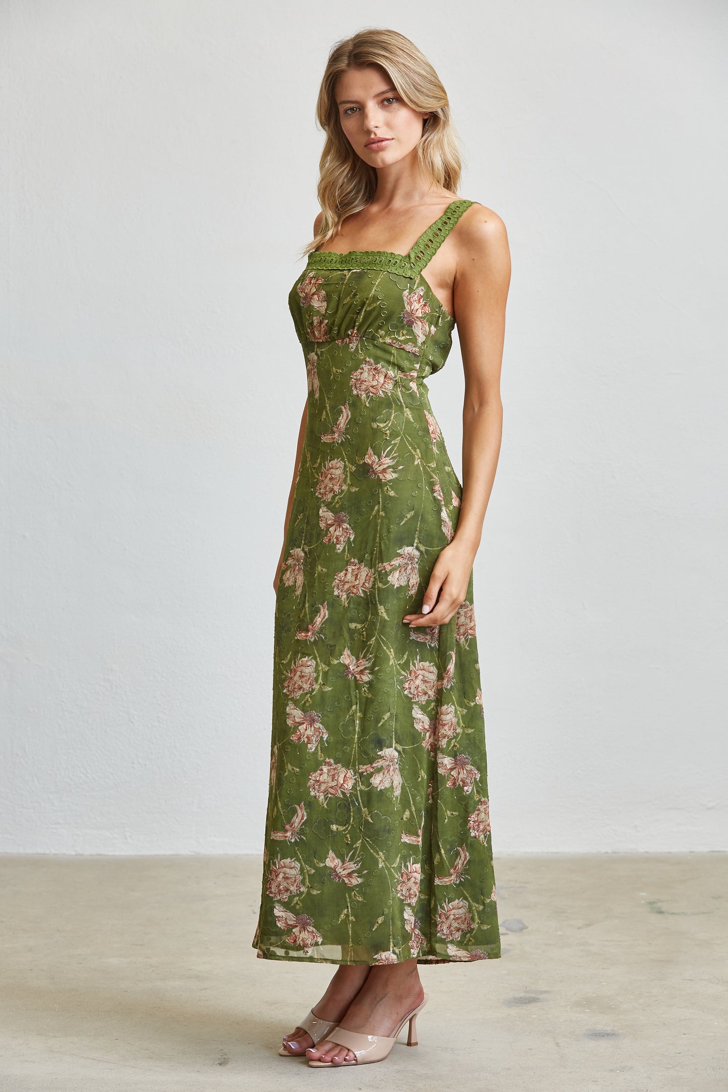 FLORAL PRINT CROCHET STRAP MAXI DRESS