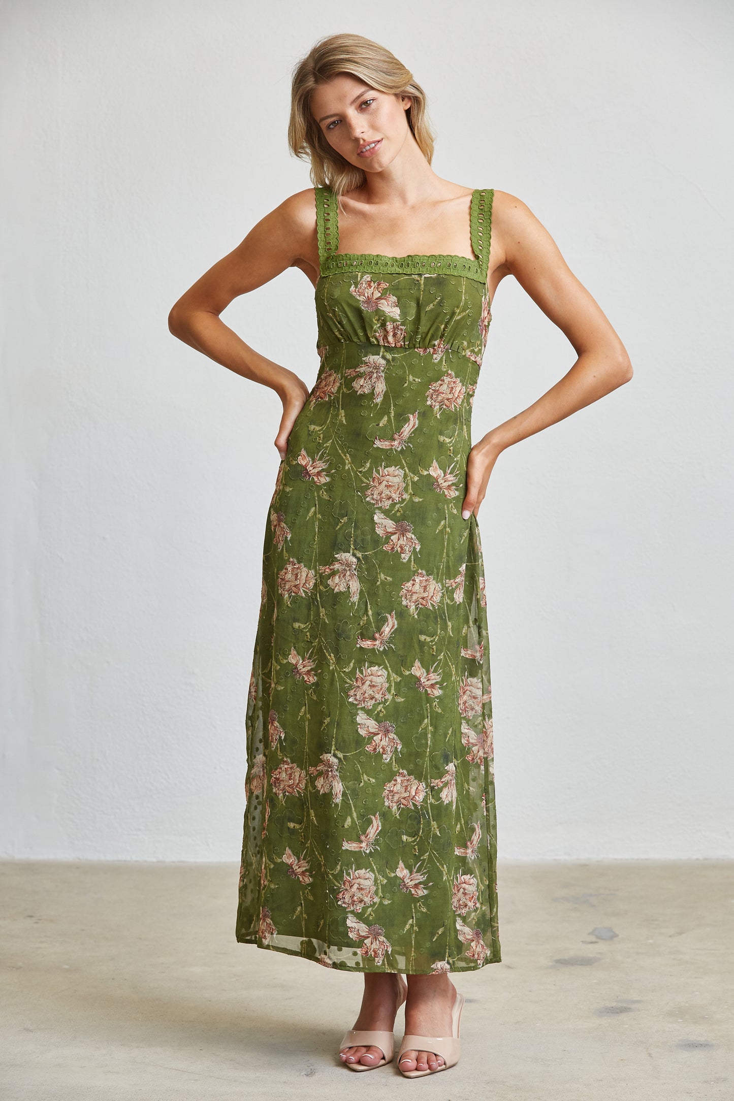 FLORAL PRINT CROCHET STRAP MAXI DRESS