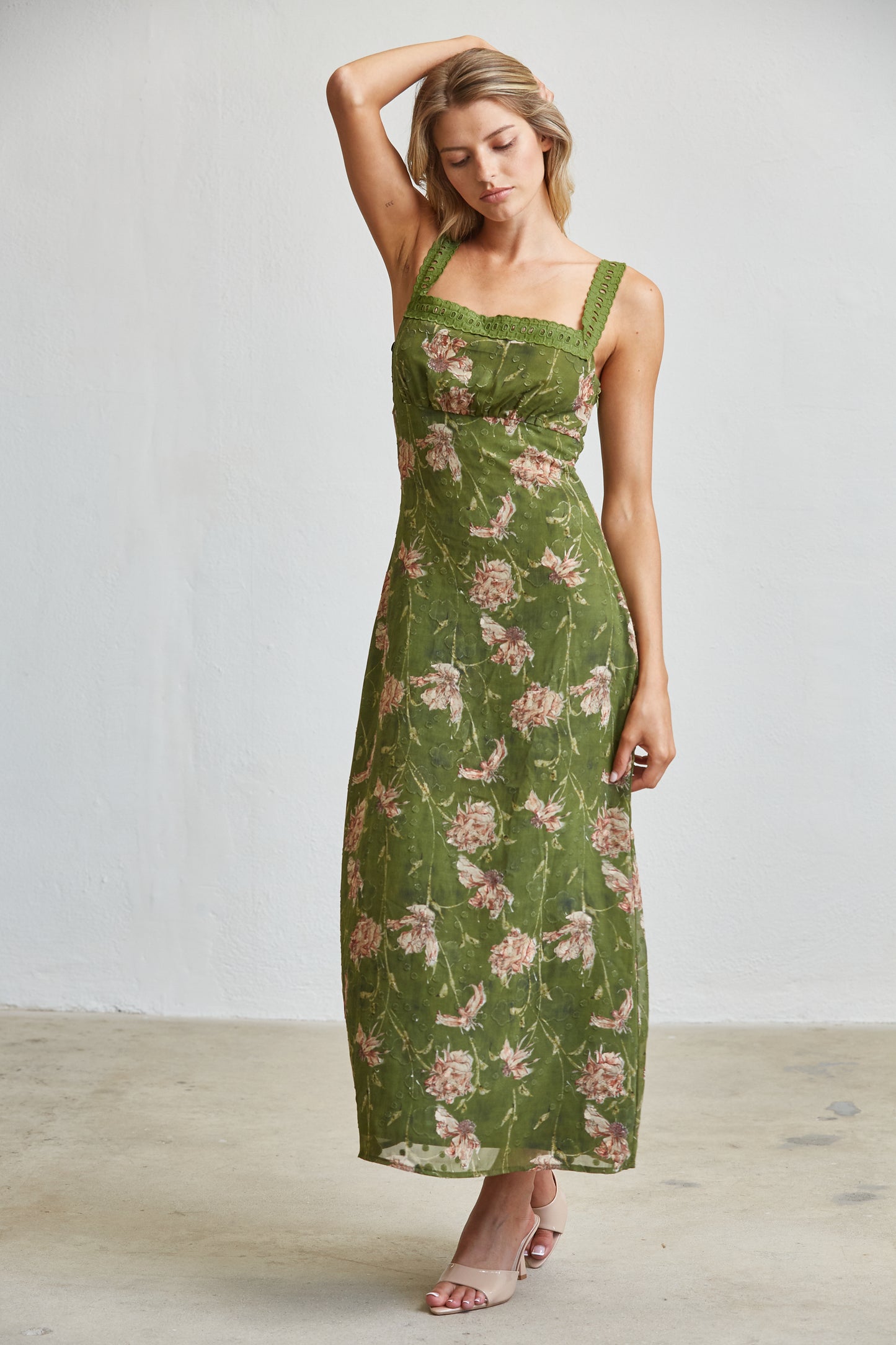 FLORAL PRINT CROCHET STRAP MAXI DRESS