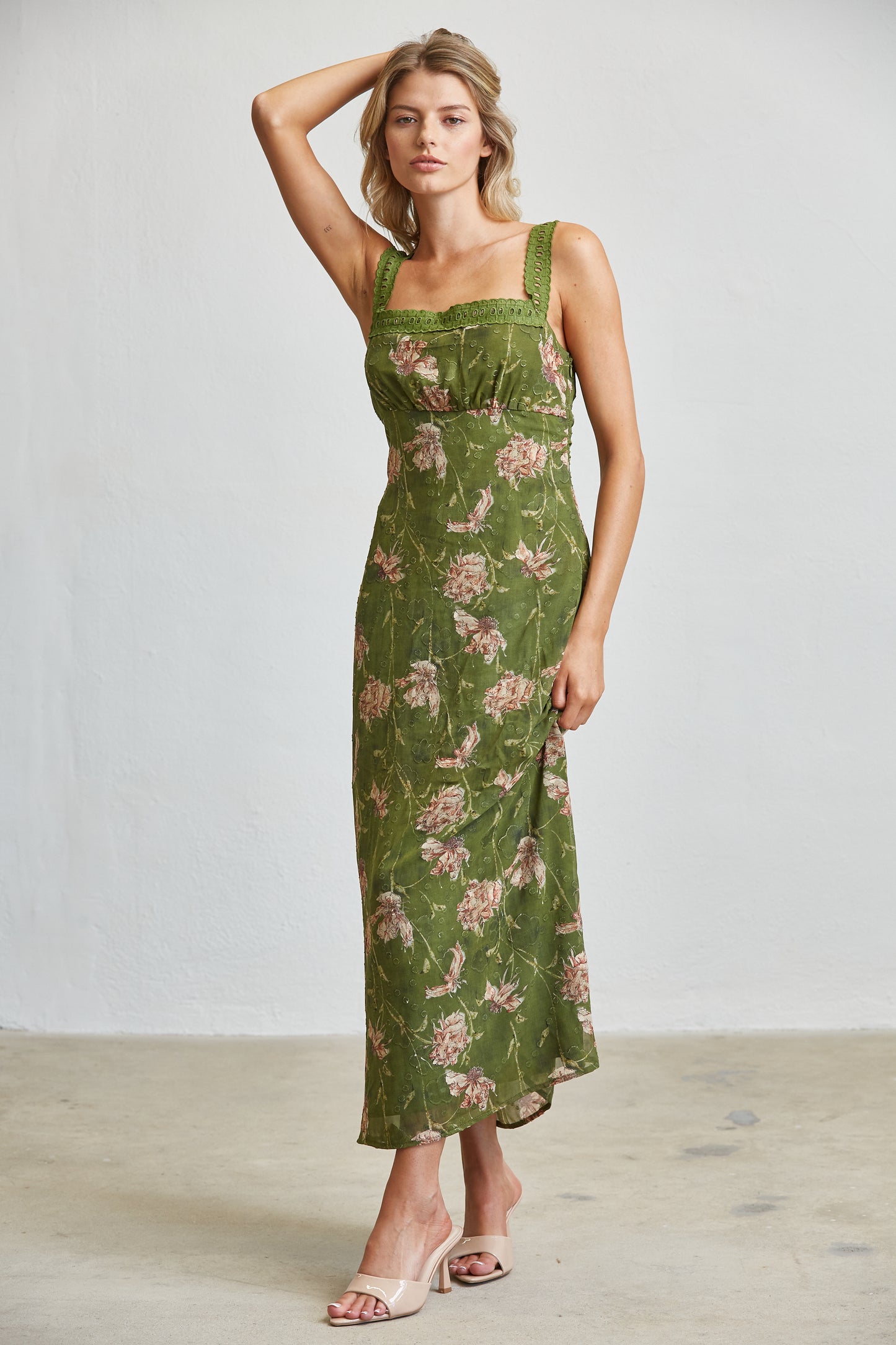 FLORAL PRINT CROCHET STRAP MAXI DRESS