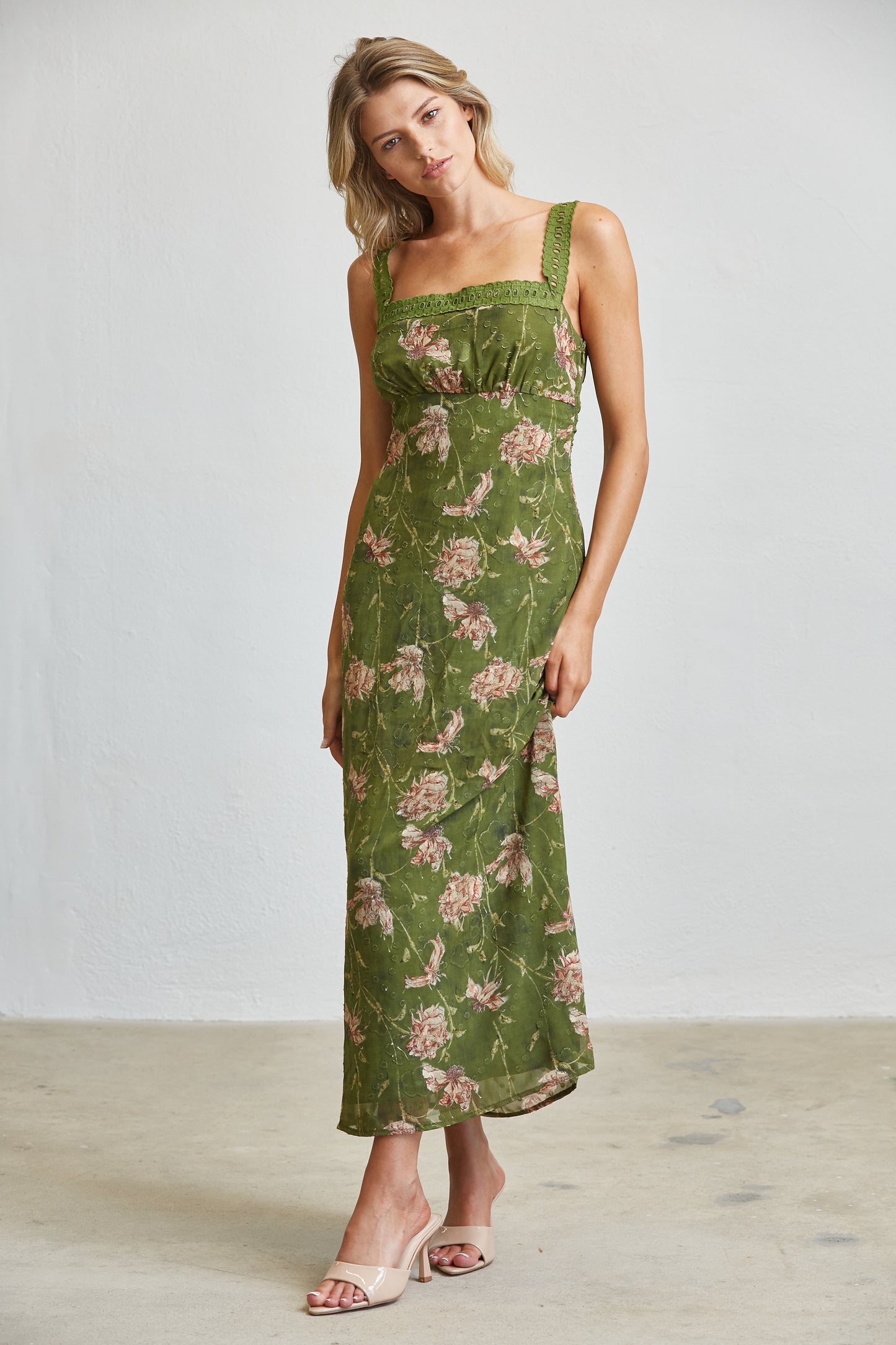 FLORAL PRINT CROCHET STRAP MAXI DRESS