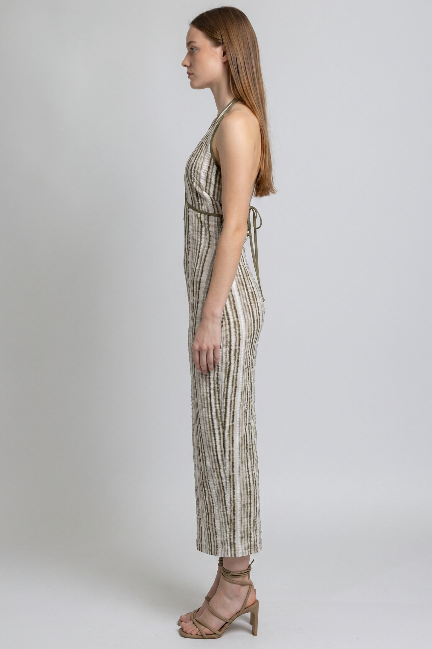 HALTER KEYHOLE TIE BACK MIDI DRESS