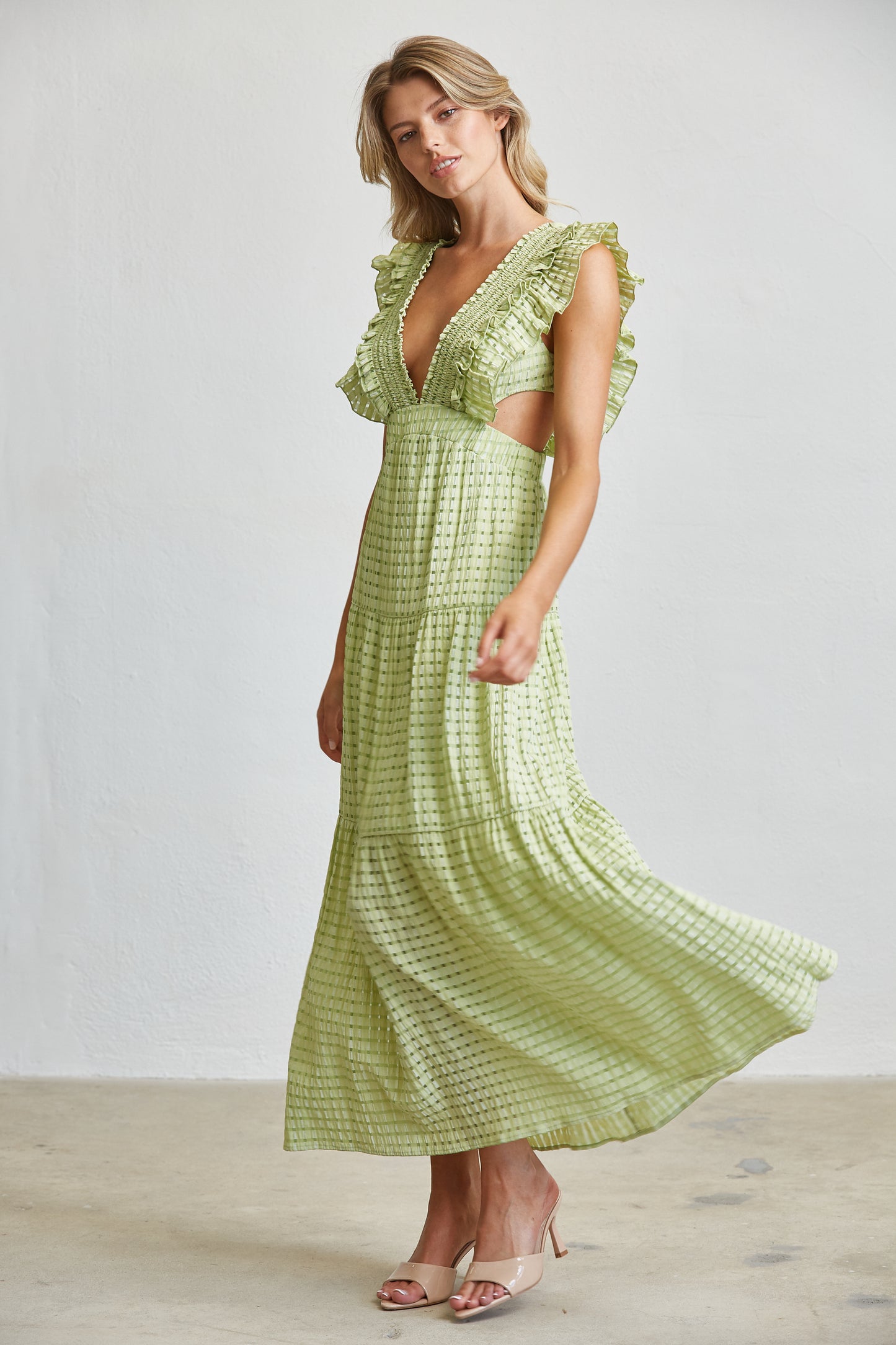 TEXTURED RUFFLE SLEEVE CUT-OUT MAXI DRESS - MATCHA