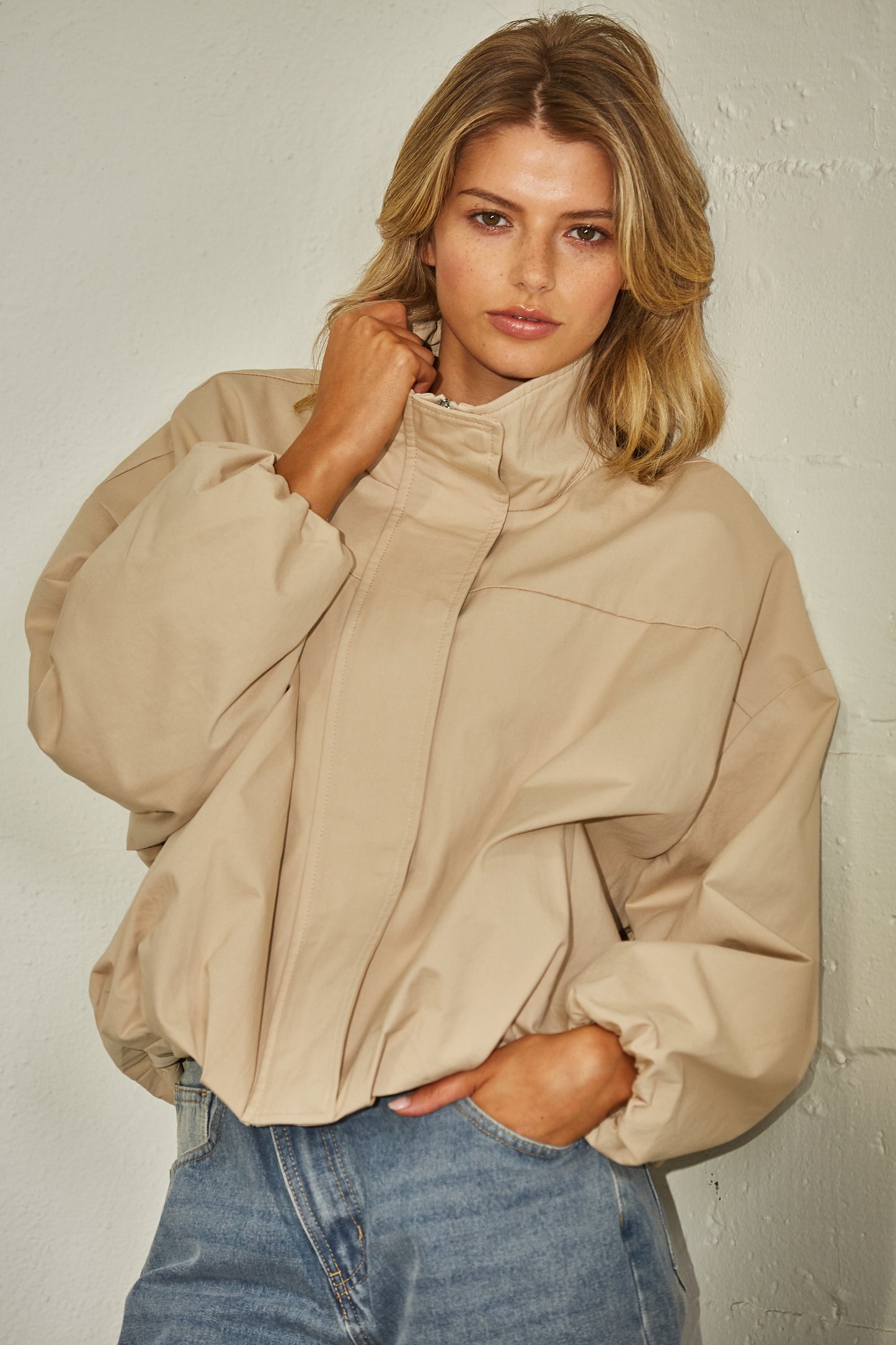 FUNNEL NECK BALLON JACKET - BEIGE