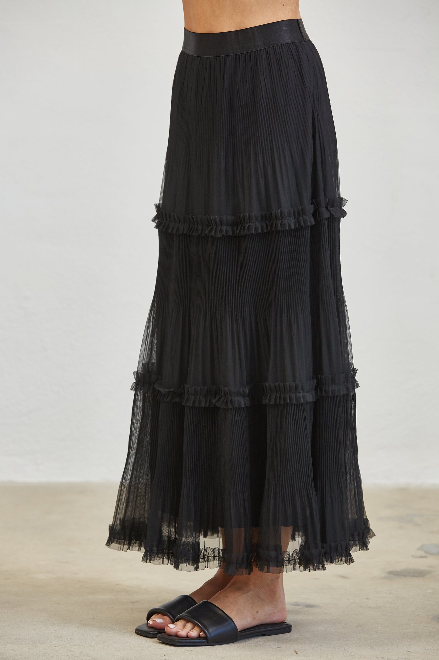 TIERED MESH PLEASTED MAXI SKIRT