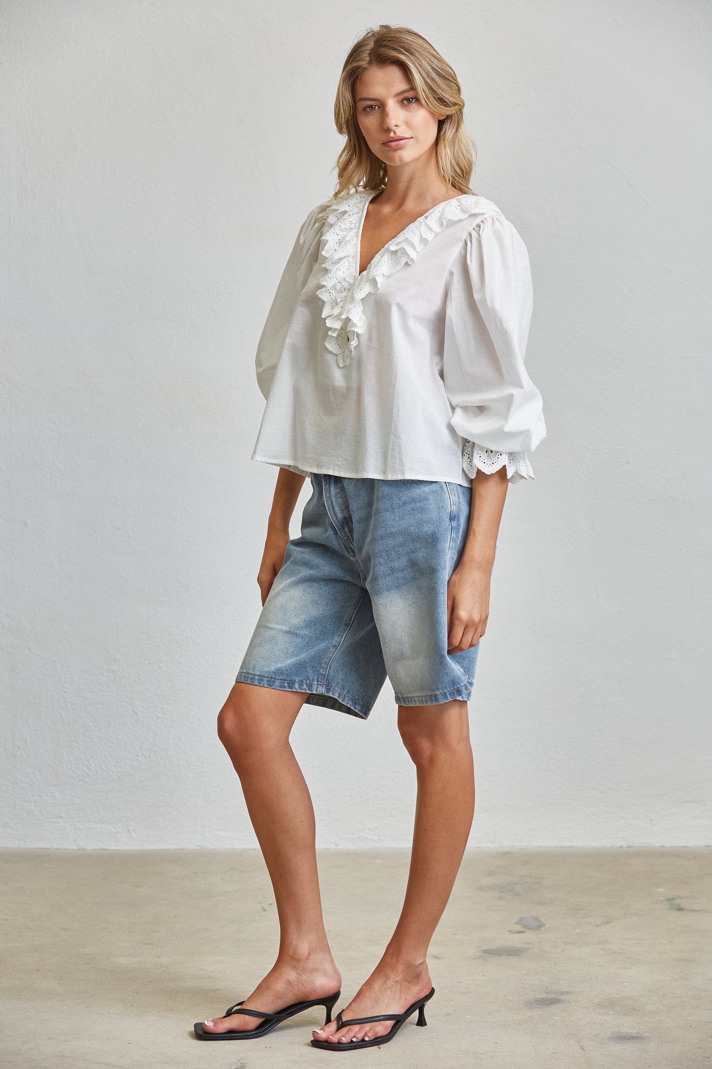 EYELET LACE RUFFLE V NECK PUFF SLEEVE BLOUSE