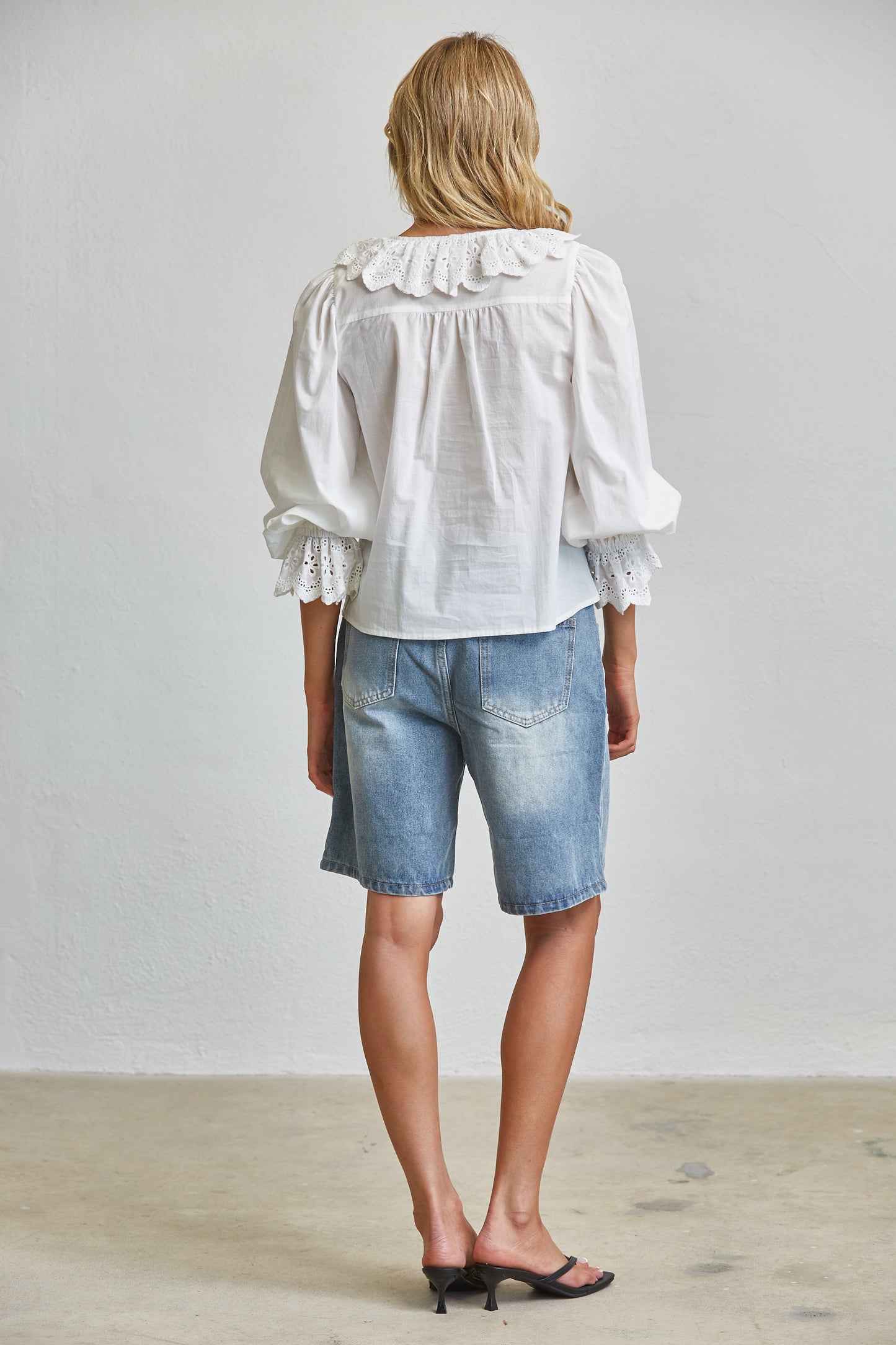 EYELET LACE RUFFLE V NECK PUFF SLEEVE BLOUSE