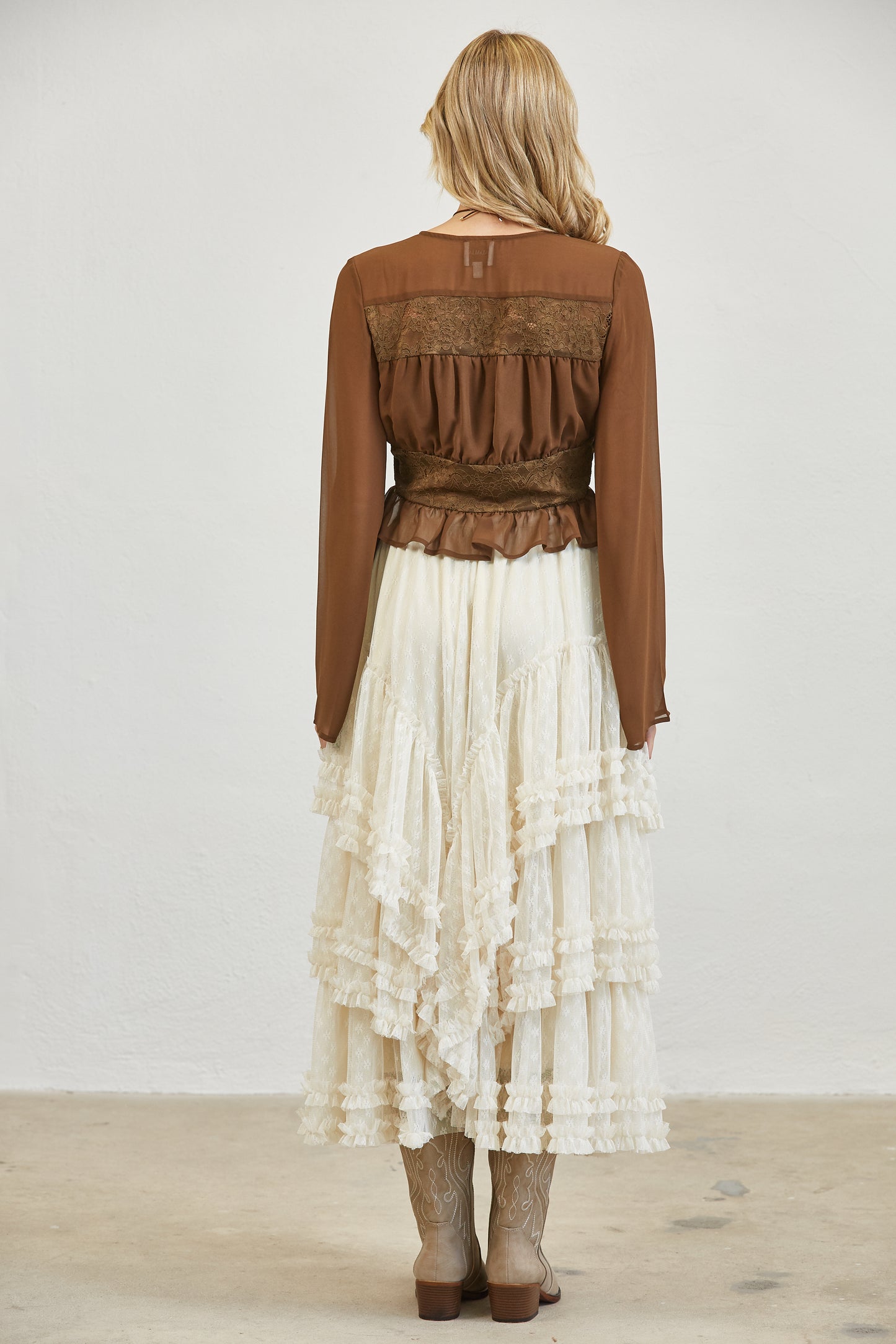 LACE ROMANCE PEPLUM BLOUSE - CHOCOLATE