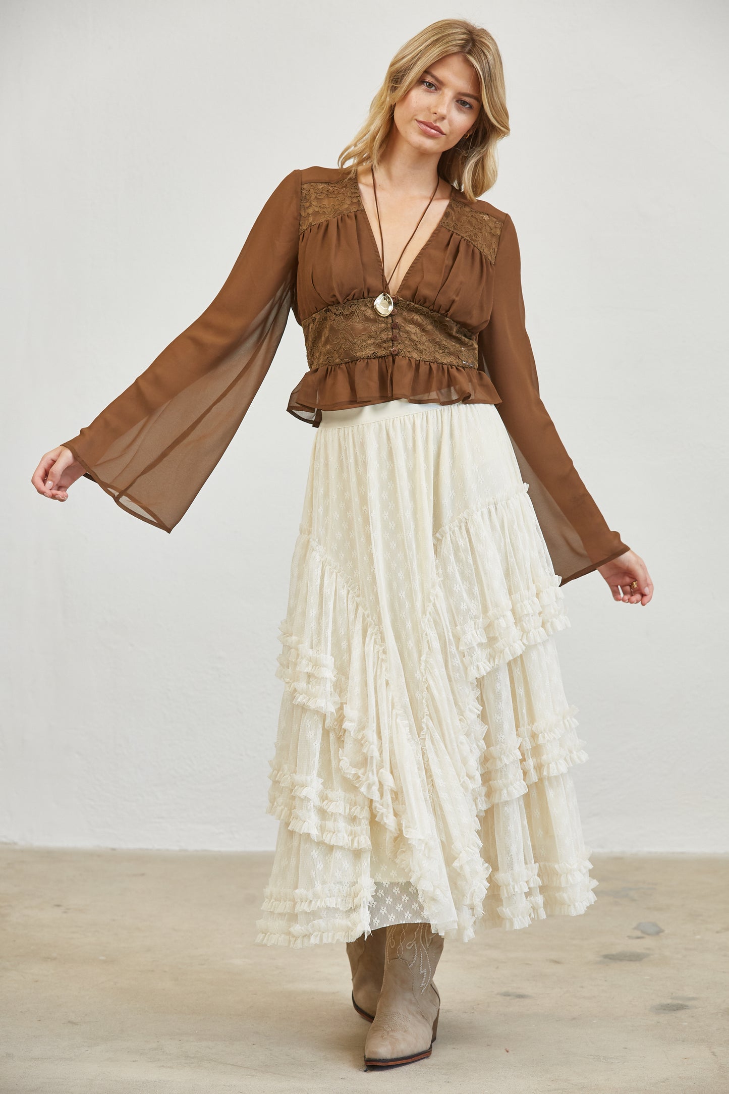 LACE ROMANCE PEPLUM BLOUSE - CHOCOLATE