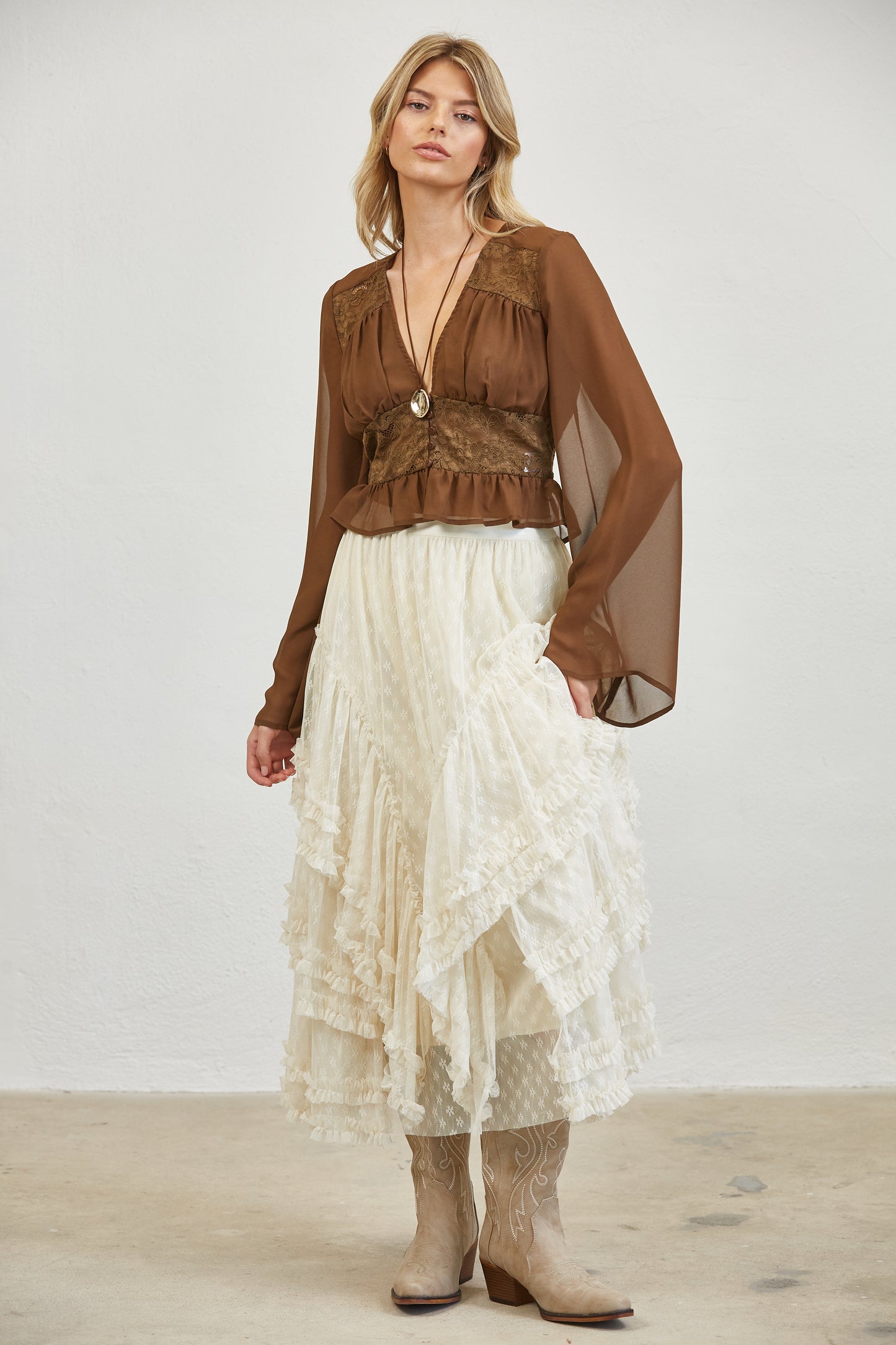 LACE ROMANCE PEPLUM BLOUSE - CHOCOLATE