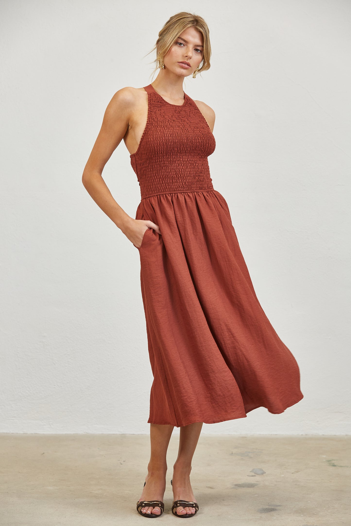 SMOCKED TOP SIDE POCKETS MIDI DRESS - OLIVE