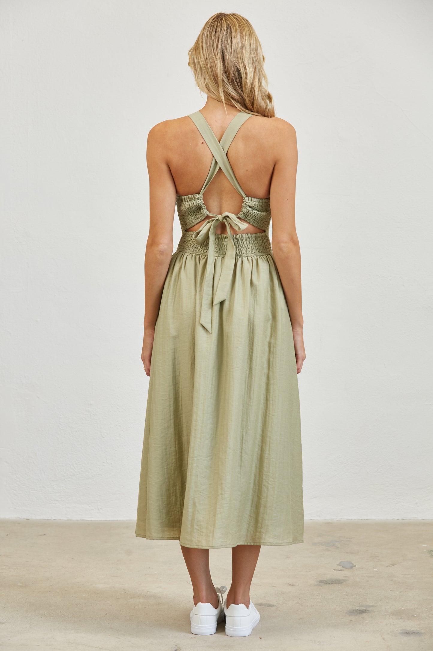 SMOCKED TOP SIDE POCKETS MIDI DRESS - OLIVE