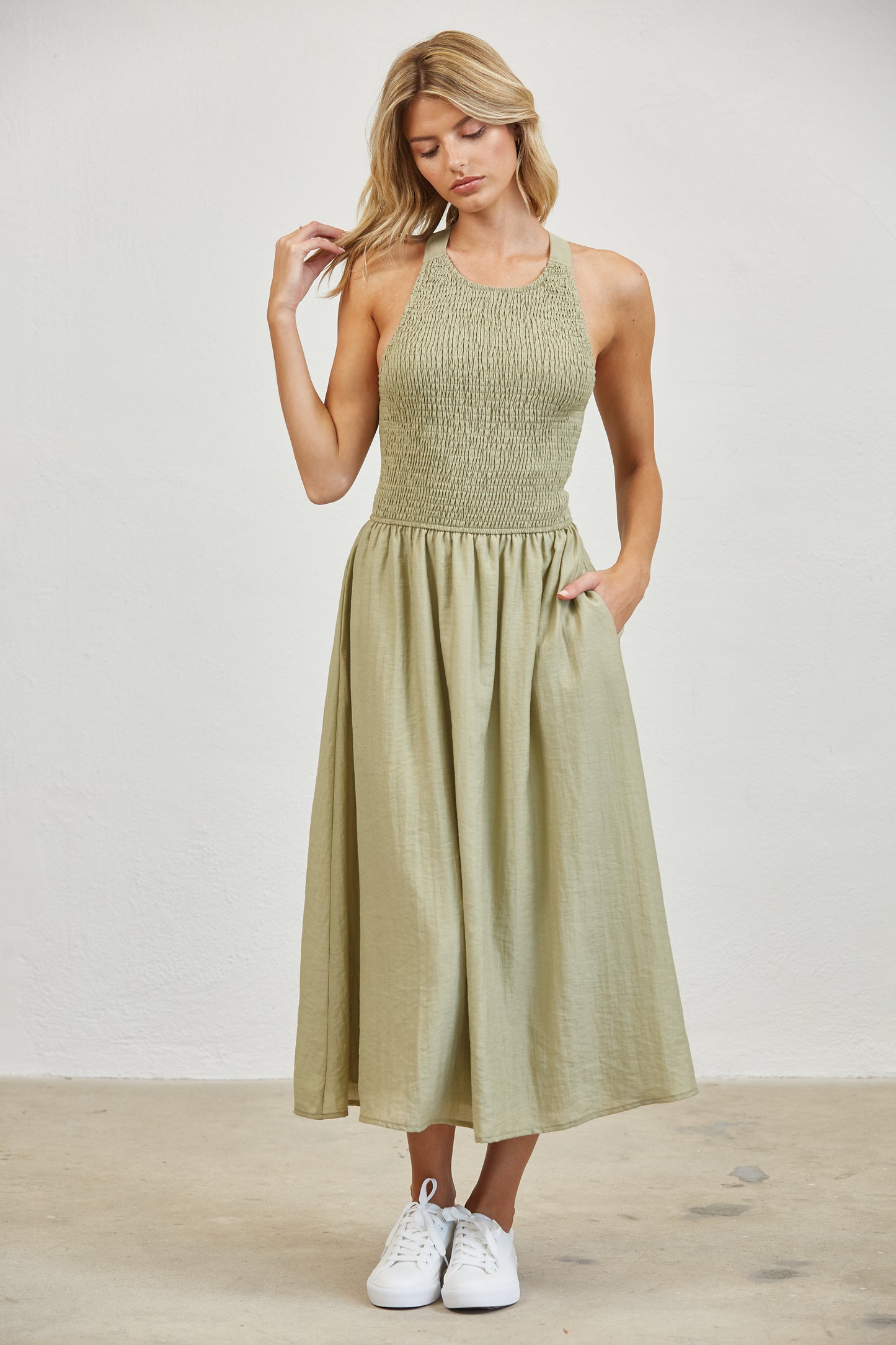 SMOCKED TOP SIDE POCKETS MIDI DRESS - OLIVE