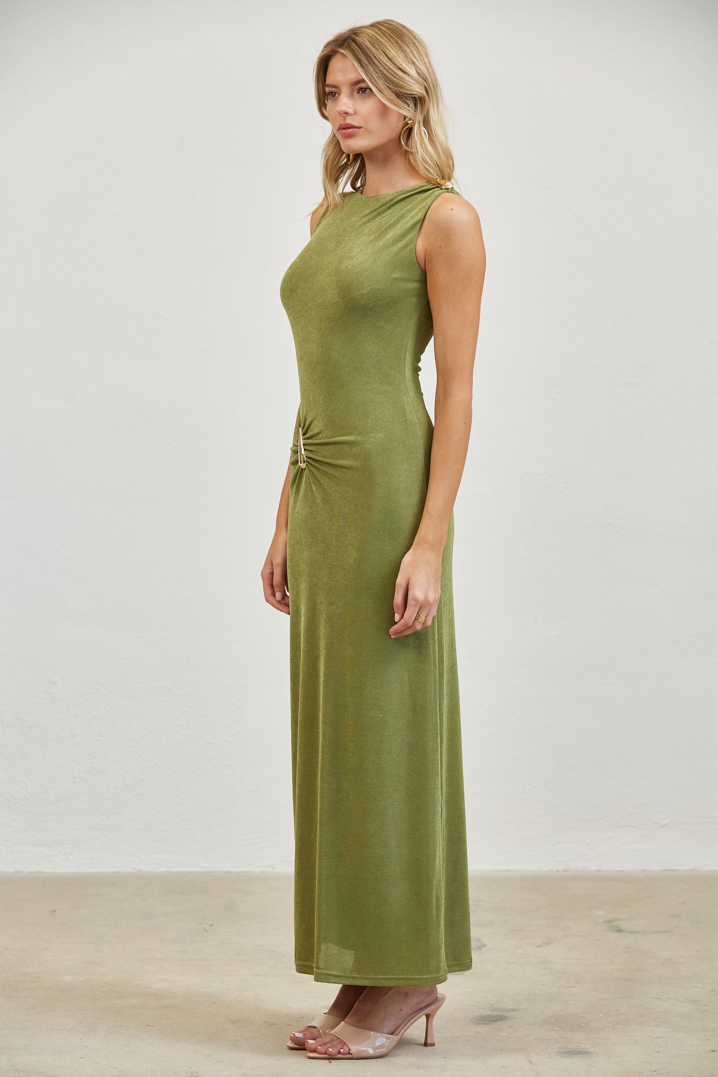GOLD ACCENT RUCHED MAXI DRESS - WINE