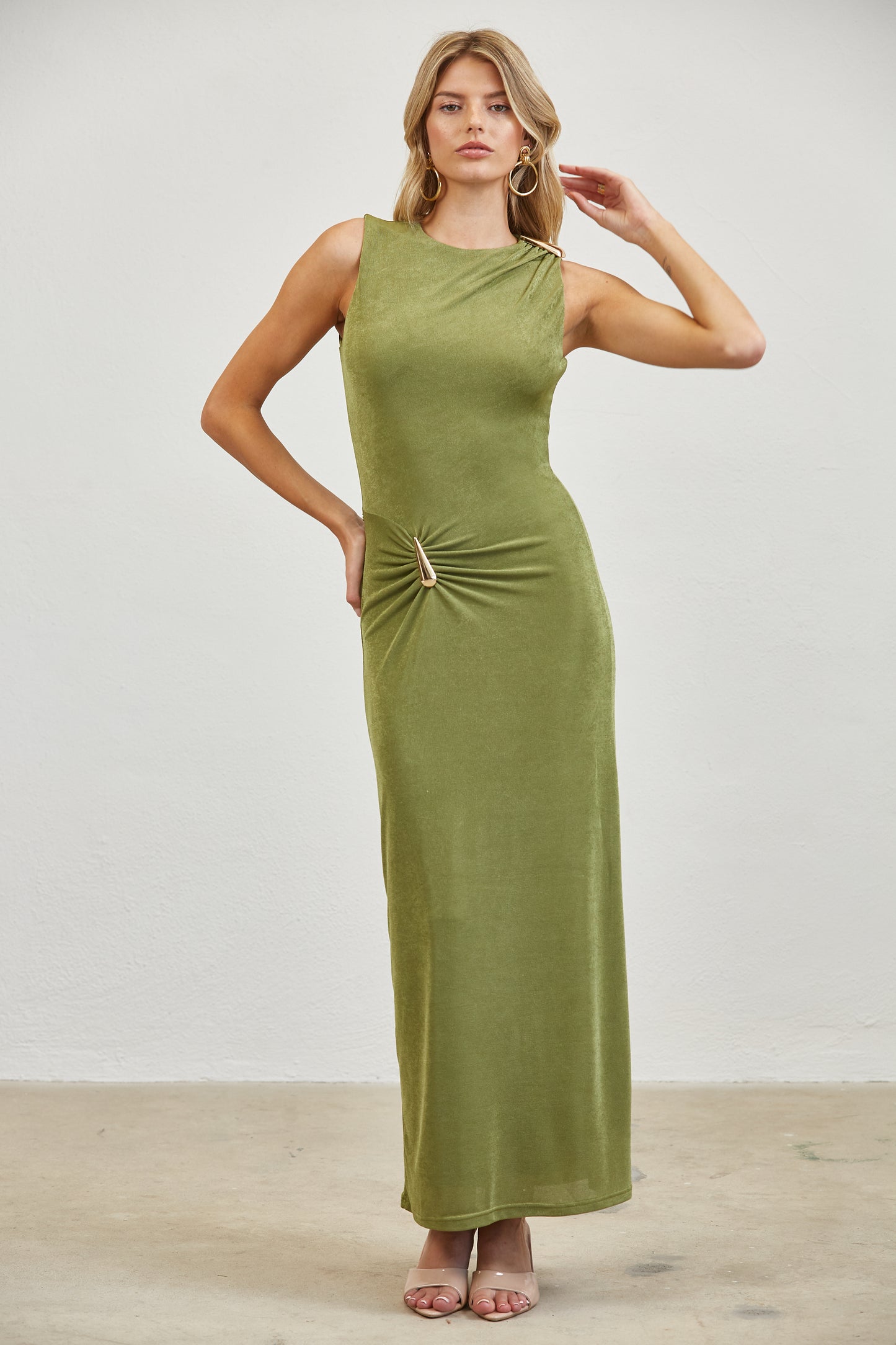 GOLD ACCENT RUCHED MAXI DRESS - WINE
