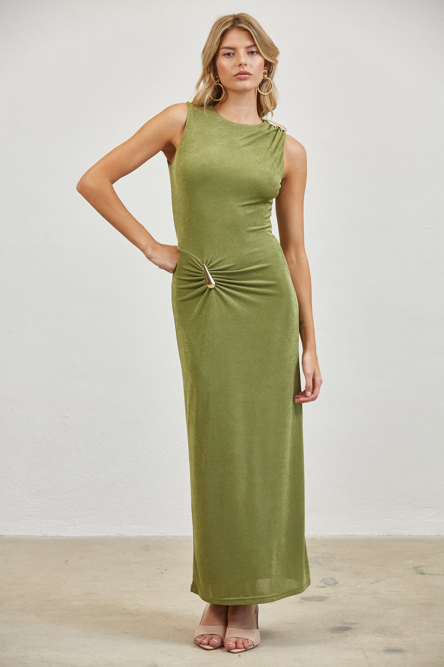 GOLD ACCENT RUCHED MAXI DRESS - WINE