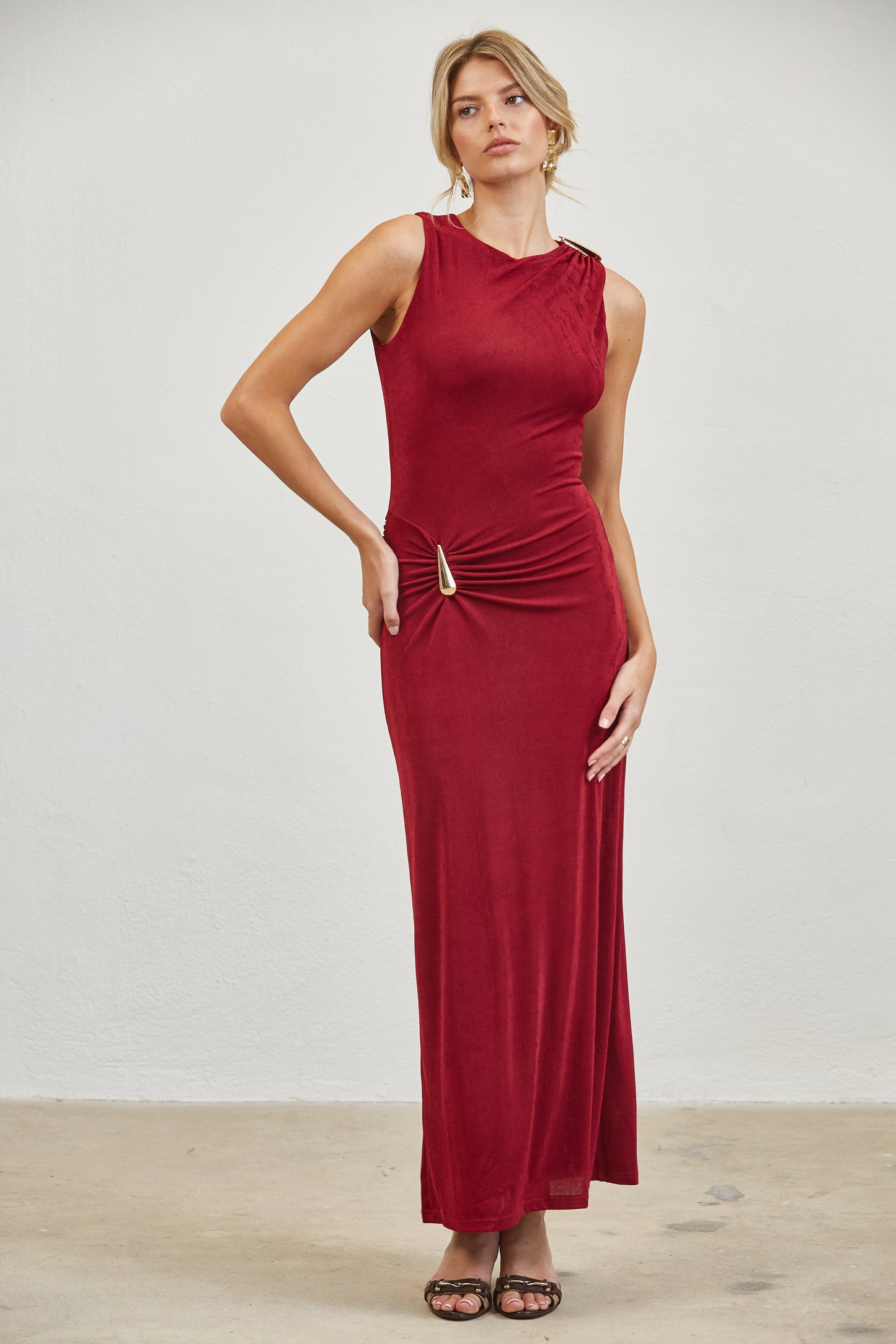 GOLD ACCENT RUCHED MAXI DRESS - WINE