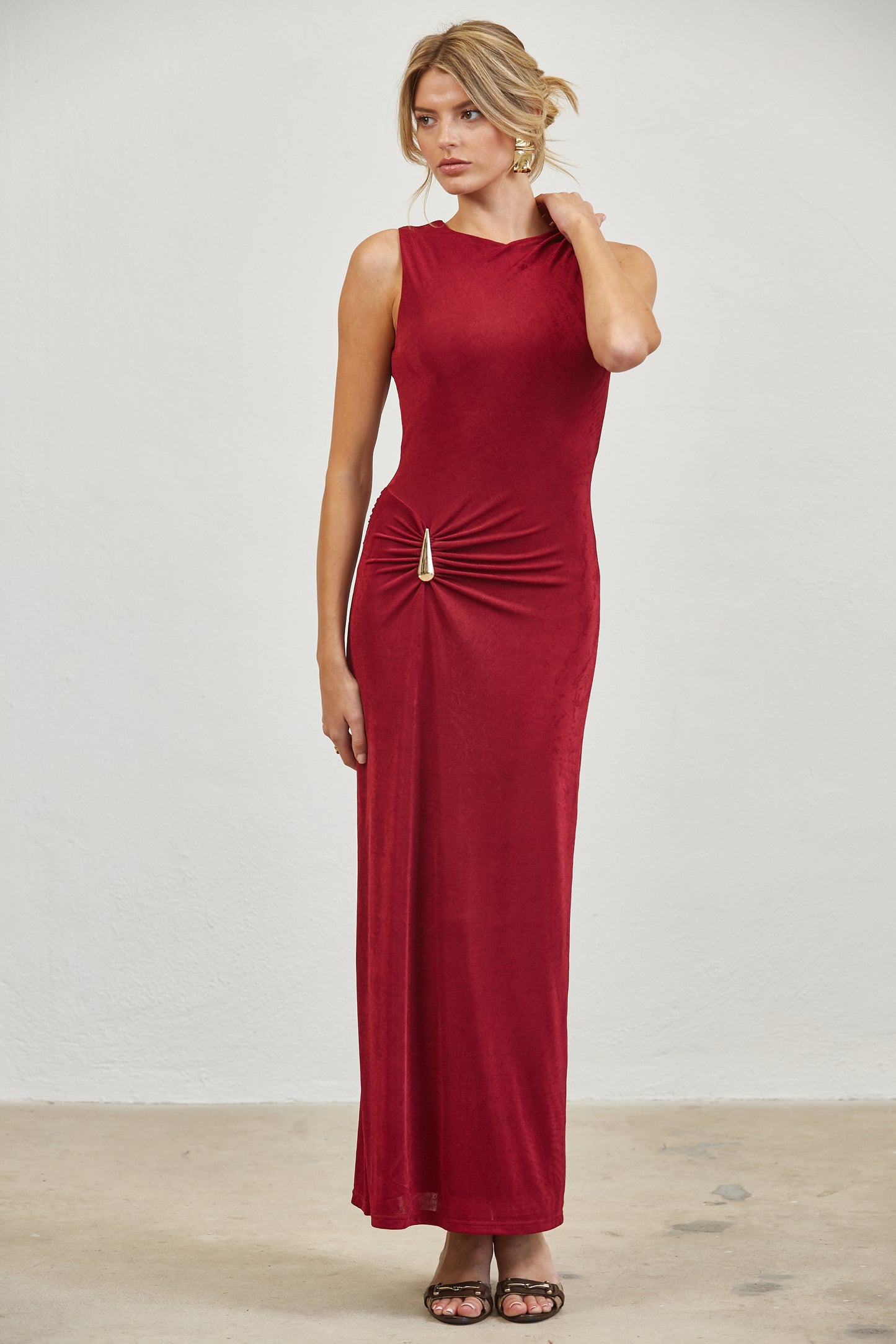 GOLD ACCENT RUCHED MAXI DRESS - WINE
