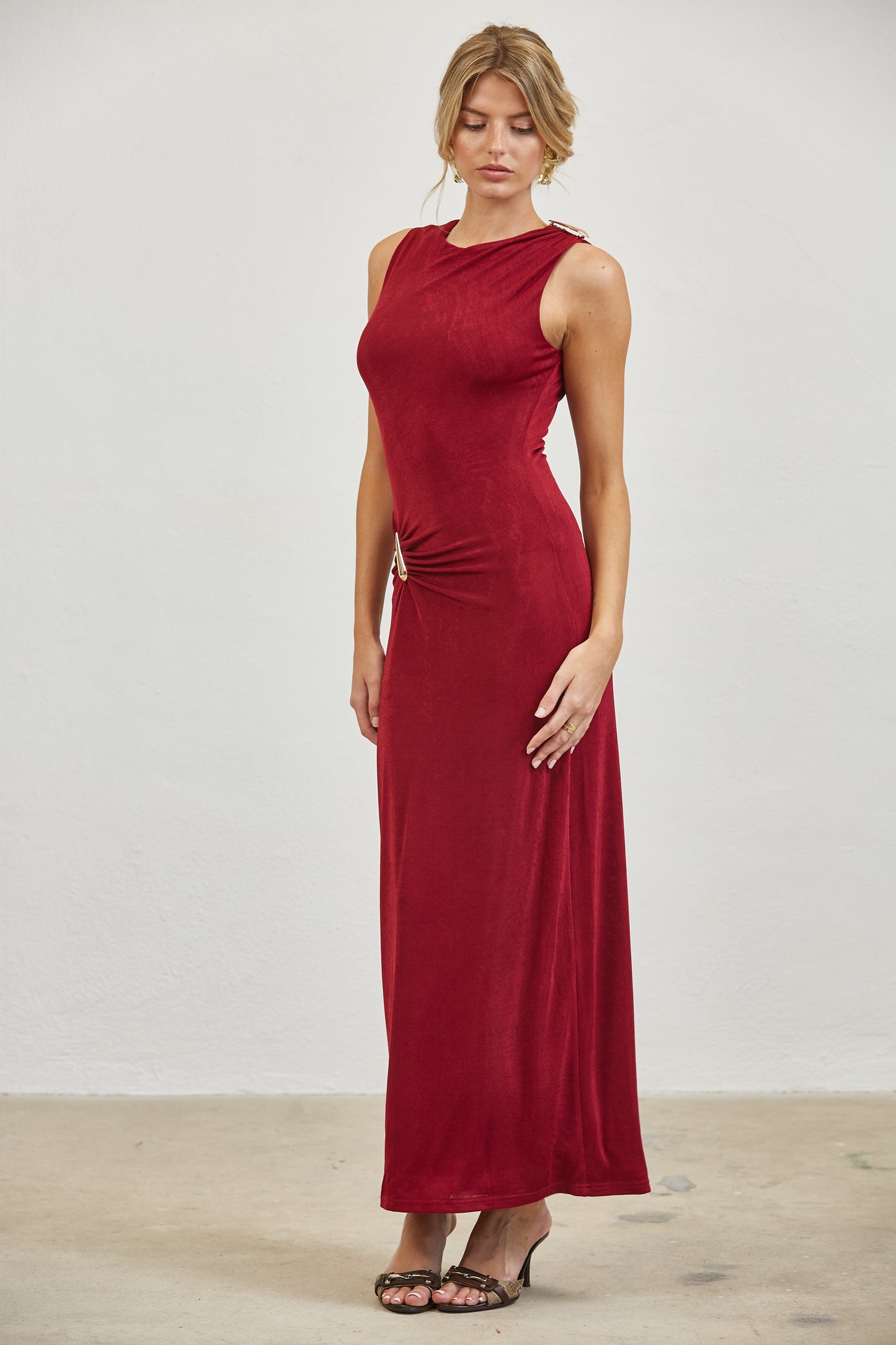 GOLD ACCENT RUCHED MAXI DRESS - WINE