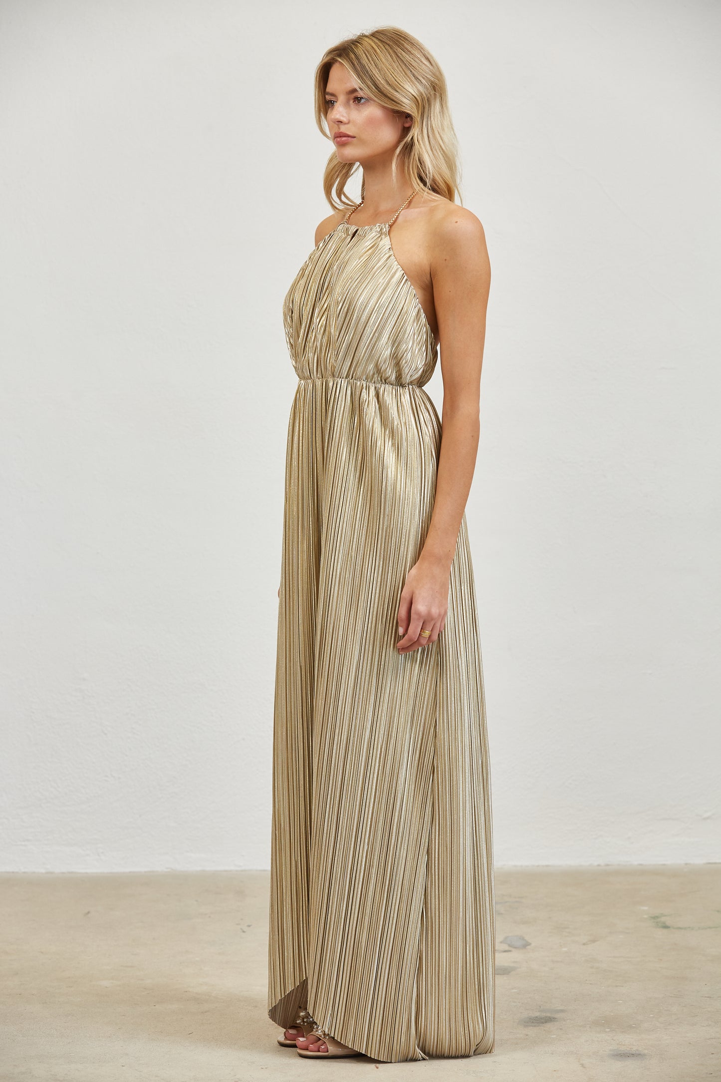 GOLDEN DUNE PLEATED HALTER MAXI DRESS