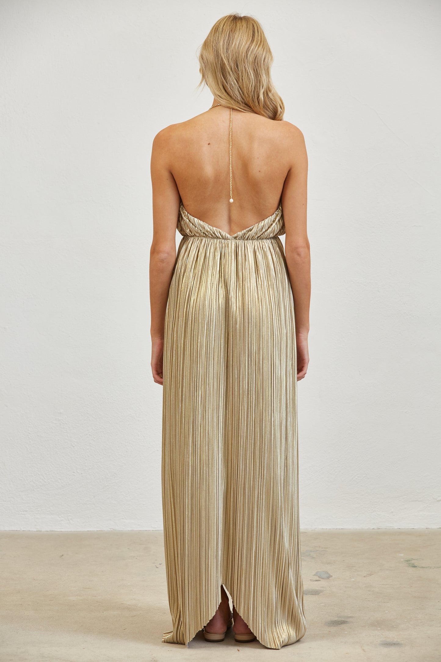 GOLDEN DUNE PLEATED HALTER MAXI DRESS