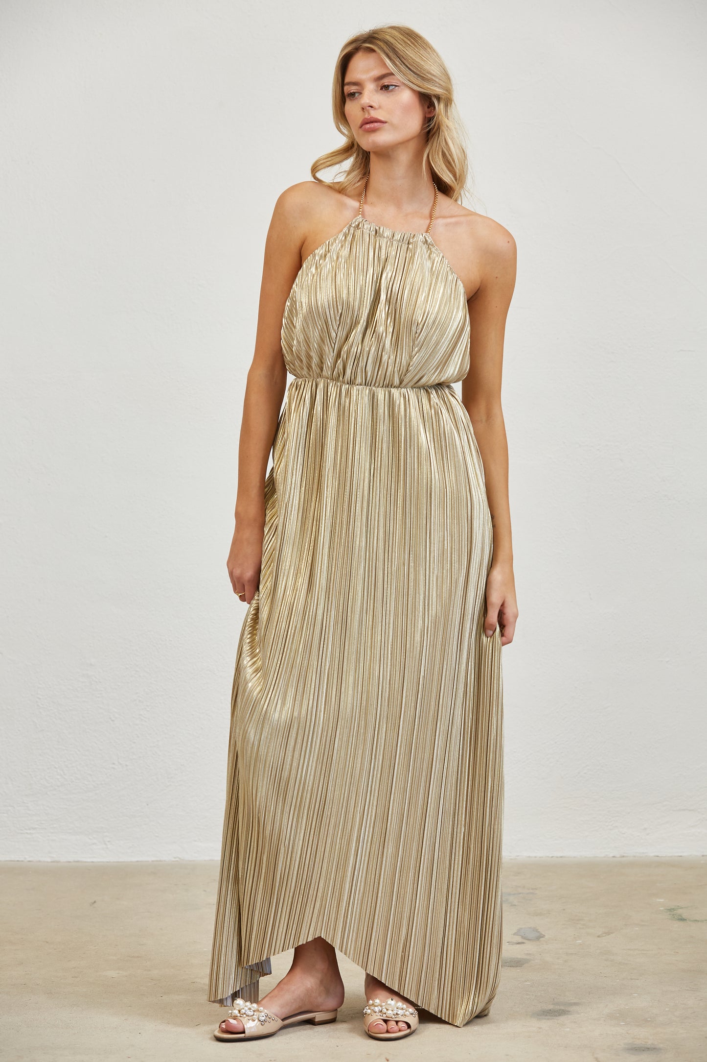 GOLDEN DUNE PLEATED HALTER MAXI DRESS