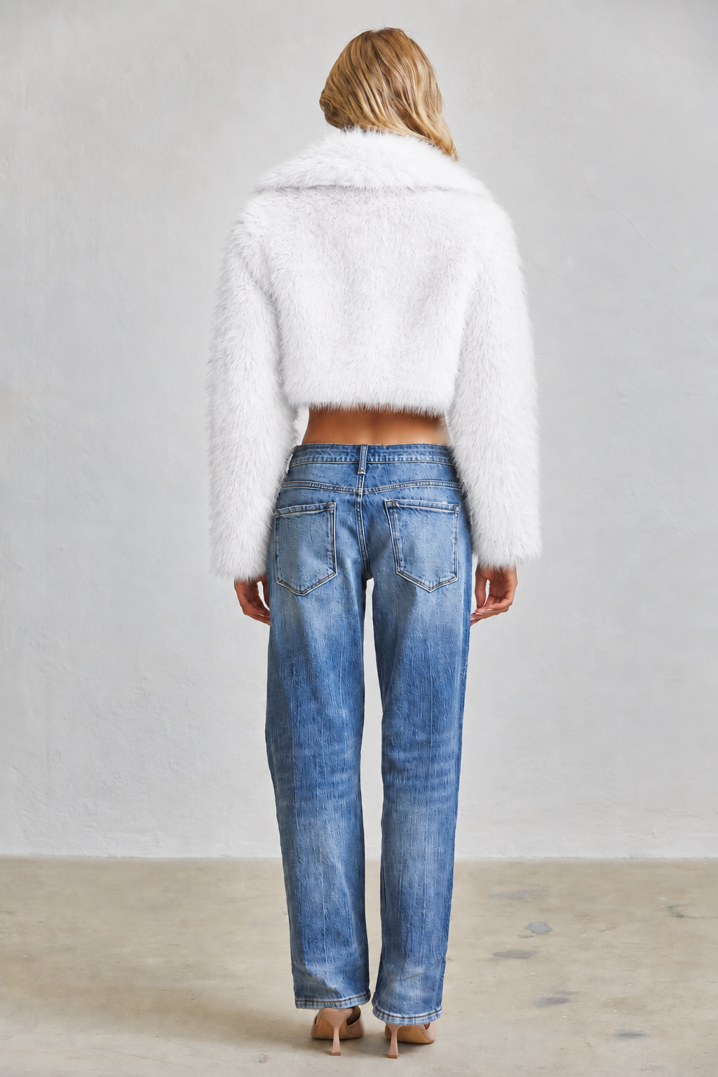 PLUSH FAUX FUR CROPPED JACKET